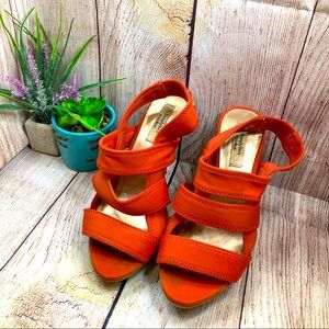 Simply Vera | Vera Wang Coral Strappy Heels Sz 6